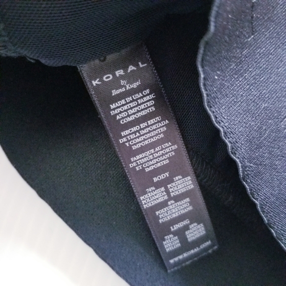 KORAL Sweeper Versatility Sport Athletic Bra Red Camo Small - Picture 8 of 8